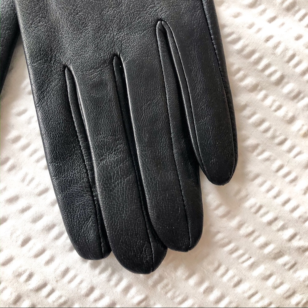 π Michael Kors Leather Tech Gloves - Picture 7 of 8